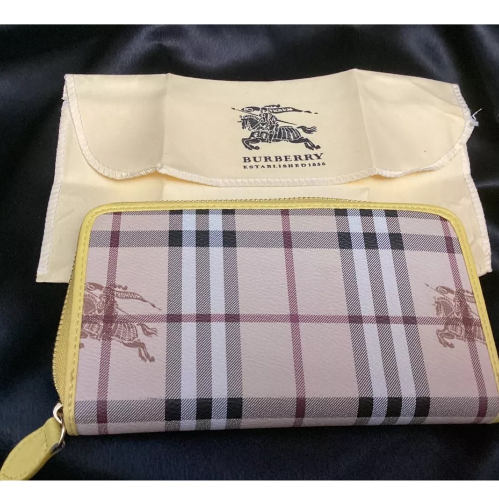 NWOT Burberry Yellow Haymarket Continental Long Wallet W/ Dust Bag